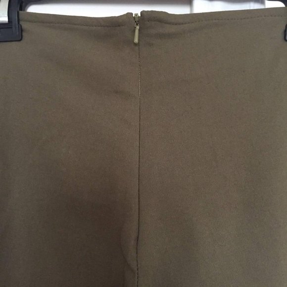 Olive Green Flare Pants - L (but M in US sizing? Pls read) - Picture 4 of 9
